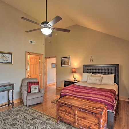Spacious Lake Santeetlah Cottage With Lake Views! Exterior photo