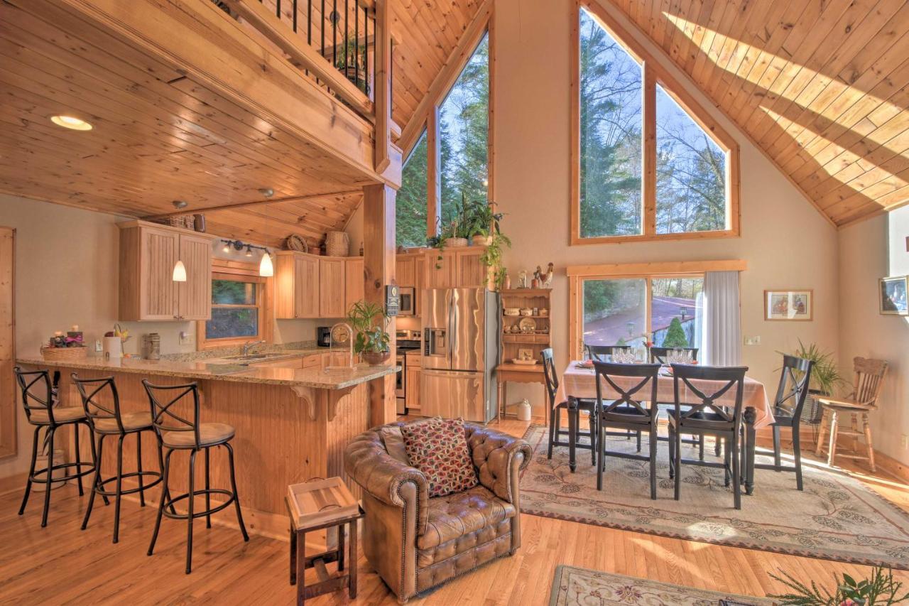 Spacious Lake Santeetlah Cottage With Lake Views! Exterior photo