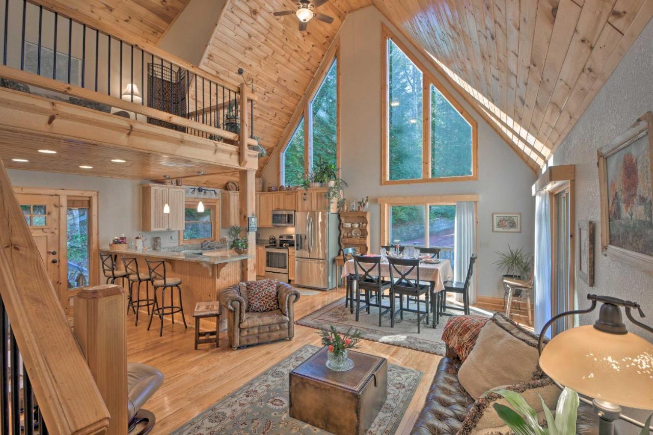 Spacious Lake Santeetlah Cottage With Lake Views! Exterior photo