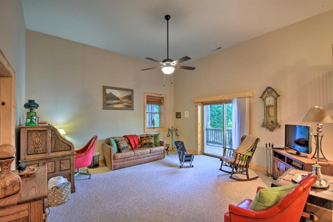 Spacious Lake Santeetlah Cottage With Lake Views! Exterior photo